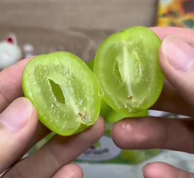 nho mẫu đơn hộp 300g