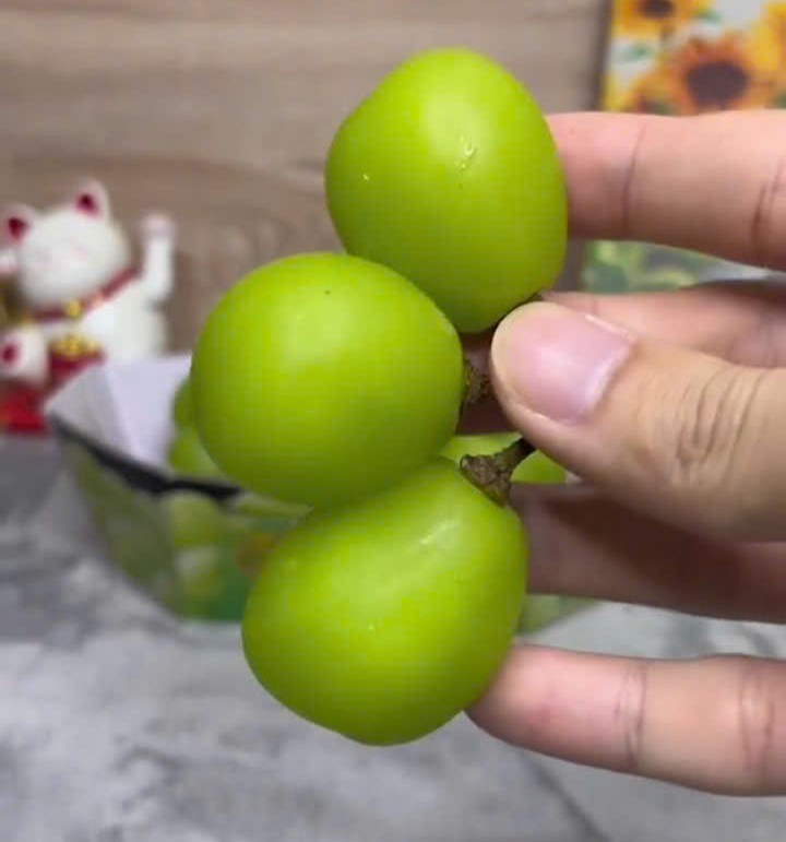 nho mẫu đơn hộp 300g